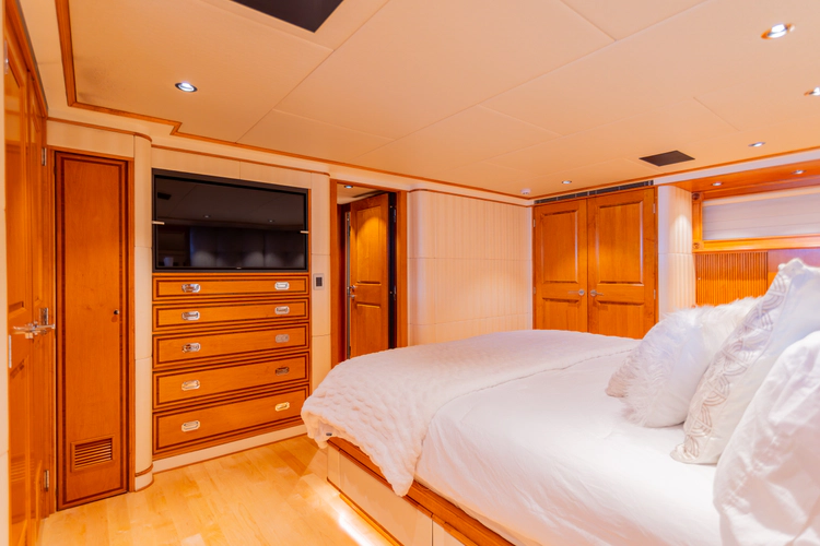 Dozer Yacht Photos Pics 