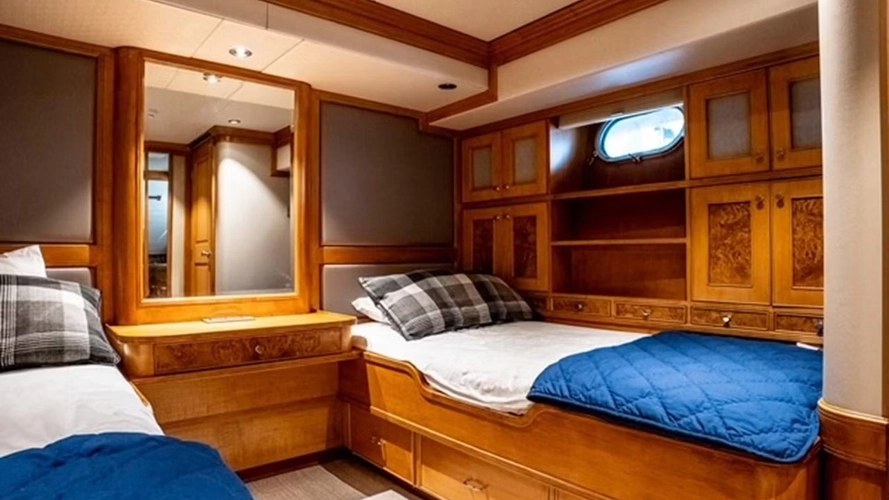 Dozer Yacht Photos Pics 