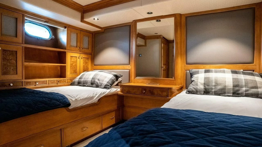Dozer Yacht Photos Pics 