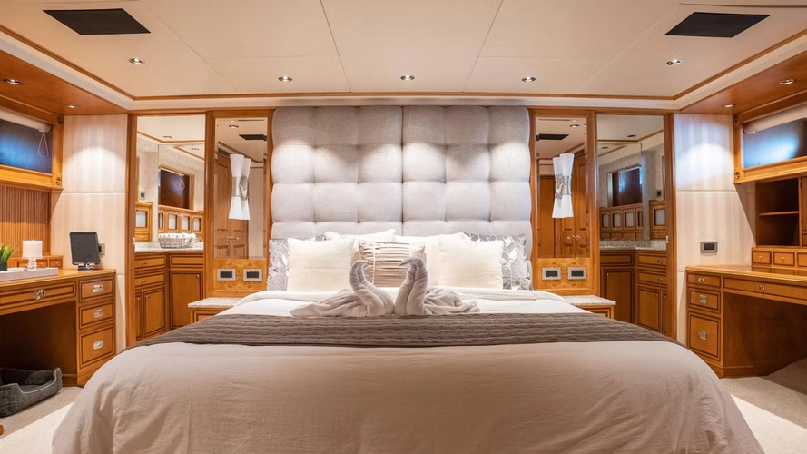 Dozer Yacht Photos Pics 