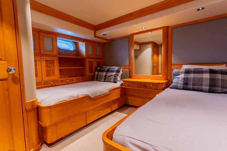Dozer Yacht Photos Pics 