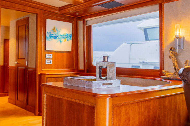 Dozer Yacht Photos Pics 