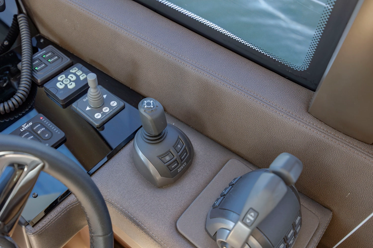 460 Yacht Photos Pics 