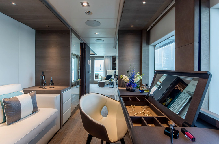 Majesty 175 Yacht Photos Pics 