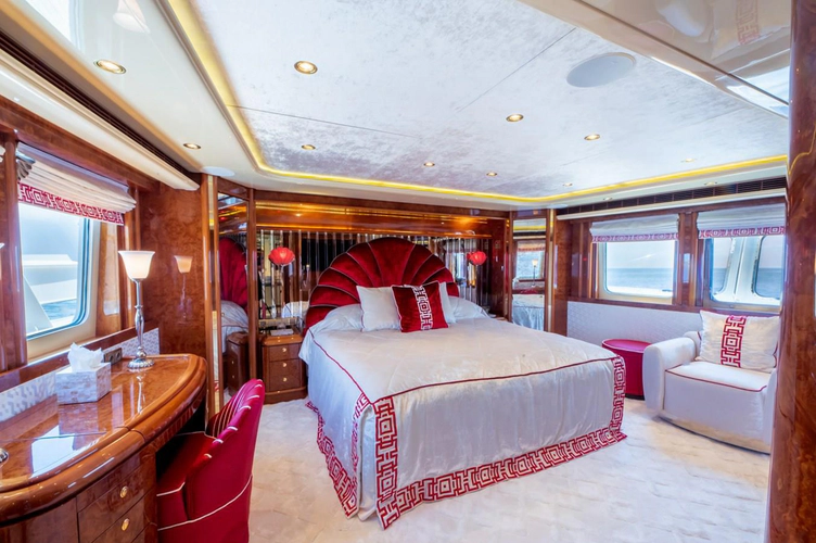 Lady Lucy Yacht Photos Pics 
