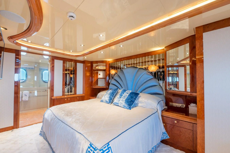 Lady Lucy Yacht Photos Pics 