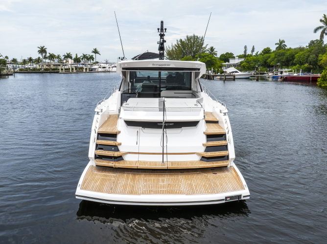 Predator 75 Yacht Photos Pics 