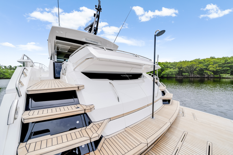 Predator 75 Yacht Photos Pics 