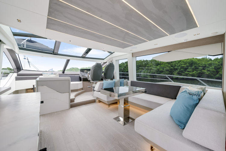 Predator 75 Yacht Photos Pics 