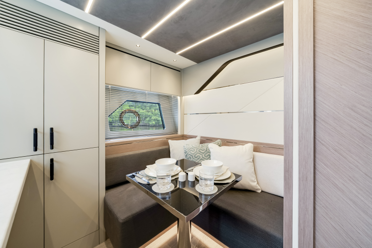 Predator 75 Yacht Photos Pics 