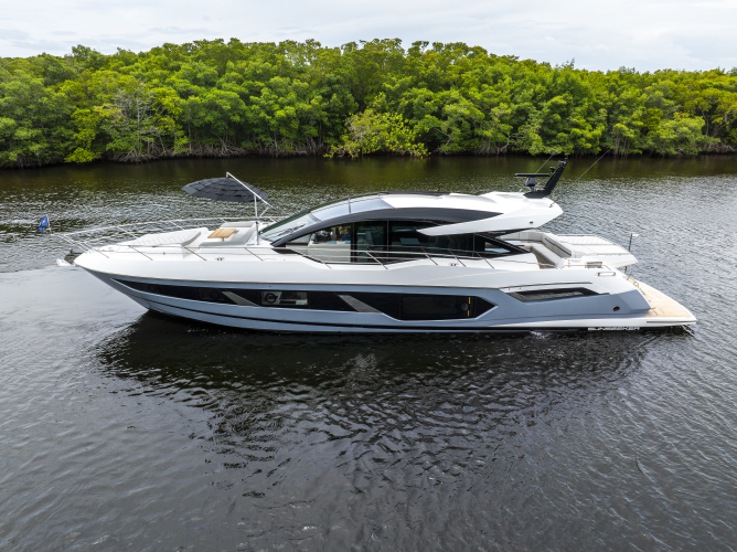 Predator 75 Yacht Photos Pics 