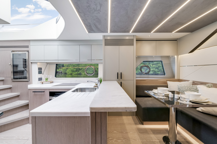 Predator 75 Yacht Photos Pics 