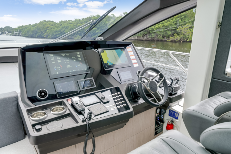 Predator 75 Yacht Photos Pics 