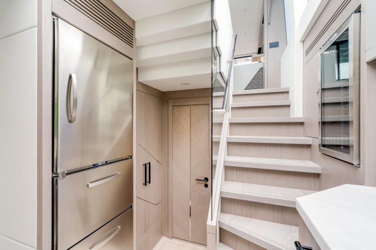 Predator 75 Yacht Photos Pics 