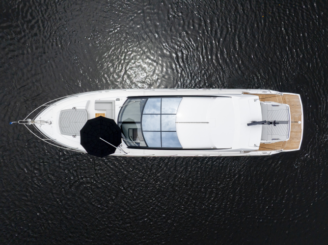 Predator 75 Yacht Photos Pics 