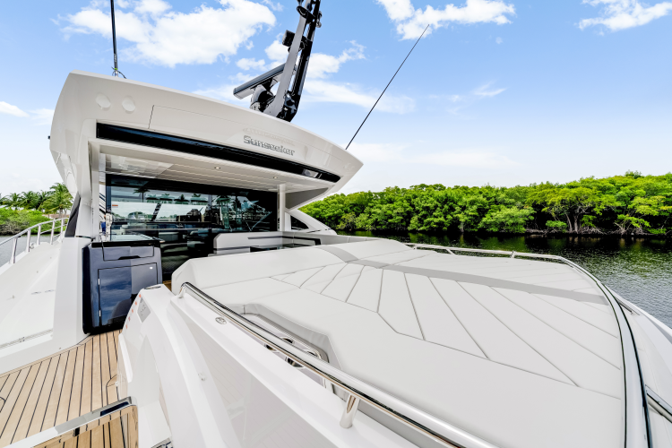 Predator 75 Yacht Photos Pics 