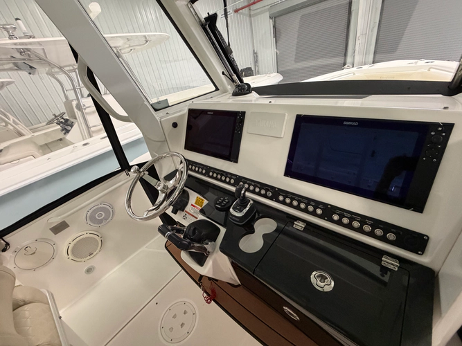 Chasing Seahawk Yacht Photos Pics 