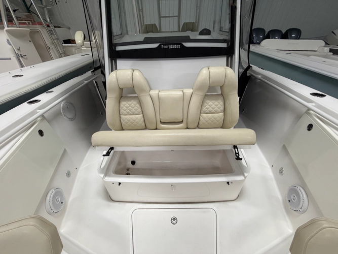 Chasing Seahawk Yacht Photos Pics 