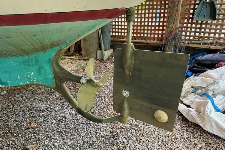 Annie Yacht Photos Pics 