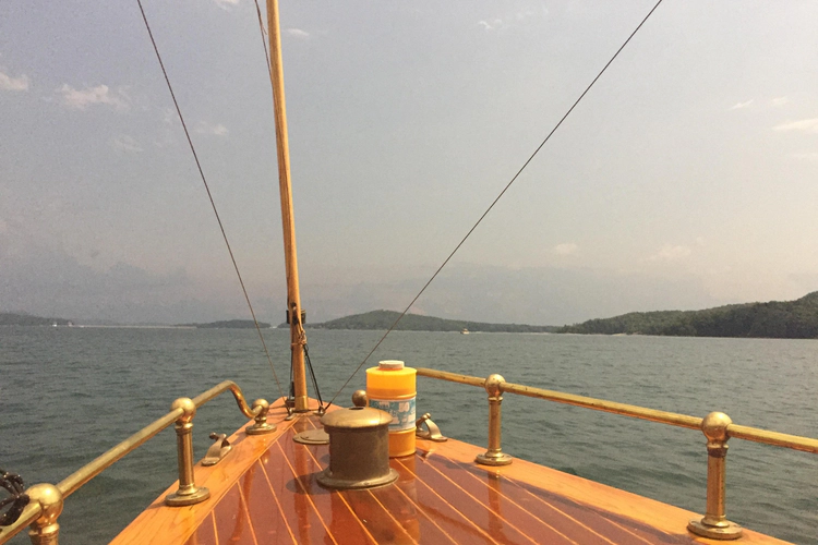 Annie Yacht Photos Pics 