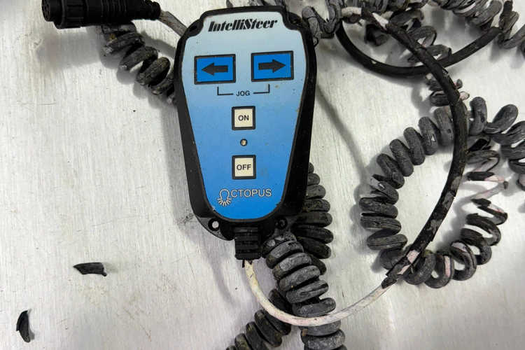 Annie Yacht Photos Pics 