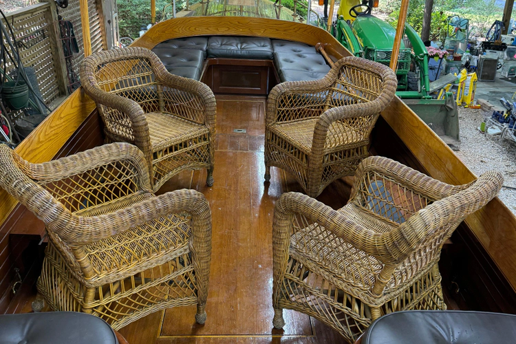 Annie Yacht Photos Pics 