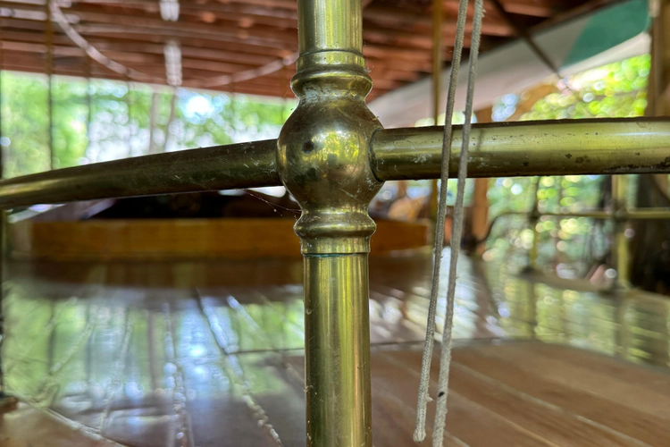 Annie Yacht Photos Pics 