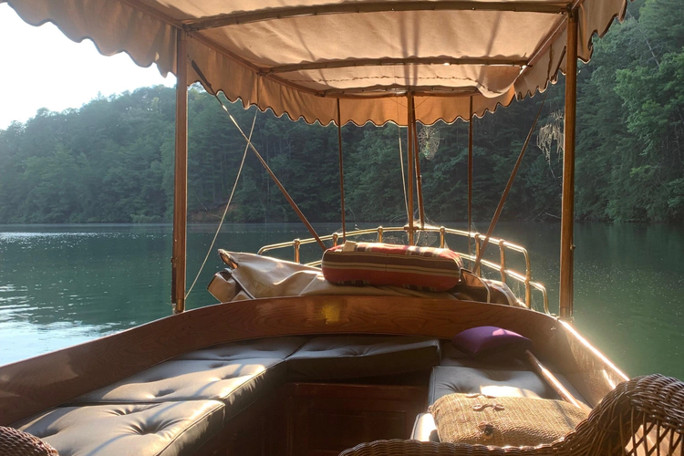 Annie Yacht Photos Pics 