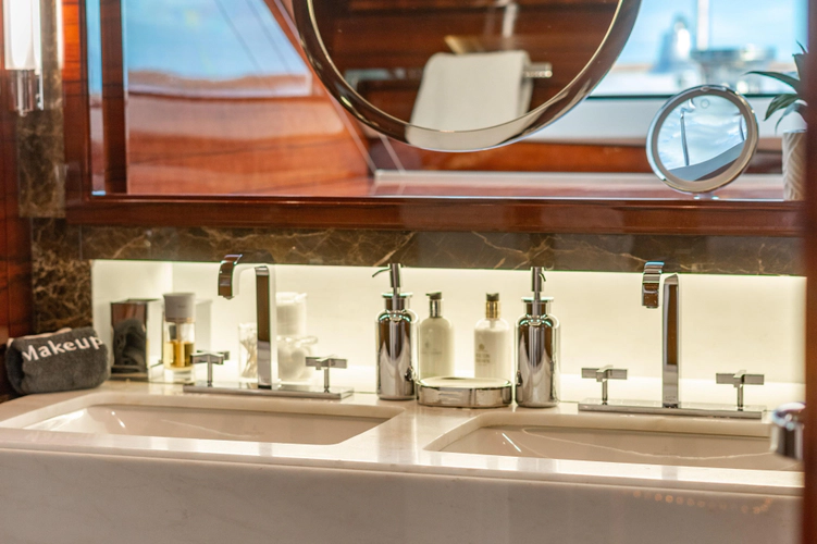 Allora Yacht Photos Pics 