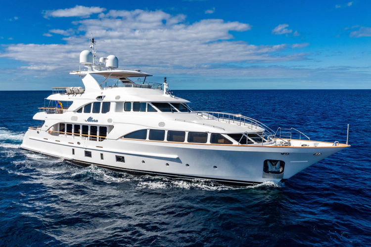 121' Benetti 2011