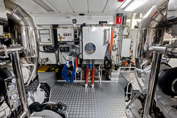 Allora Yacht Photos Pics 
