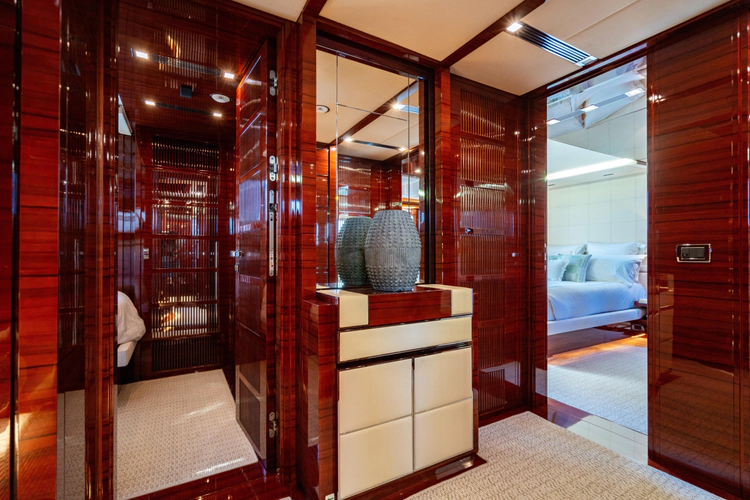 Allora Yacht Photos Pics 