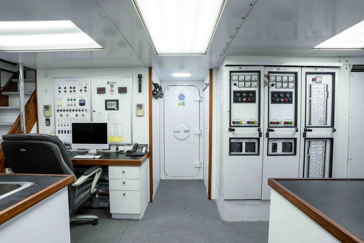 Lucy Yacht Photos Pics 