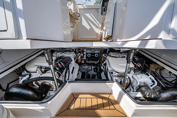 Mr. Bradley Yacht Photos Pics 