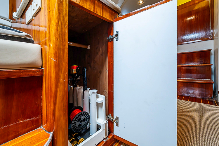 Mr. Bradley Yacht Photos Pics 