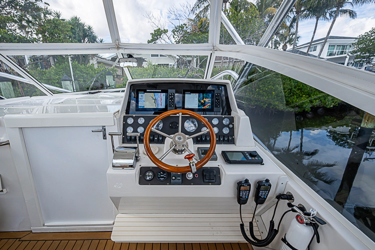 Mr. Bradley Yacht Photos Pics 