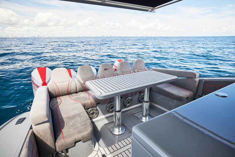 Mr. Lucky Yacht Photos Pics 