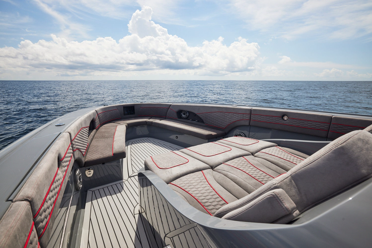 Mr. Lucky Yacht Photos Pics 