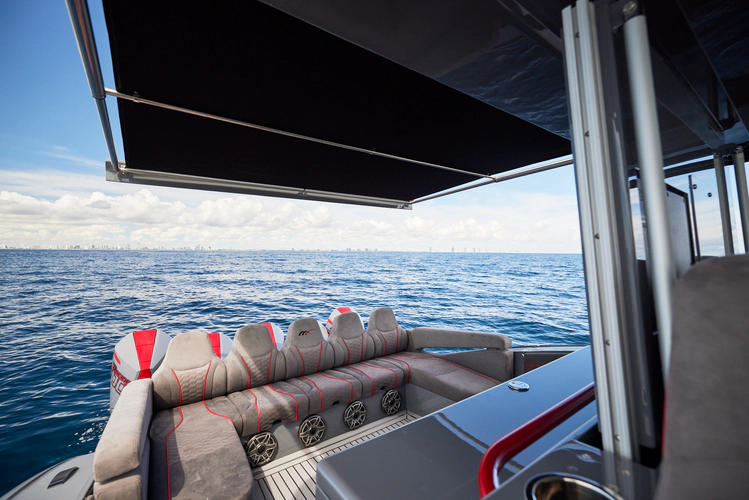 Mr. Lucky Yacht Photos Pics 