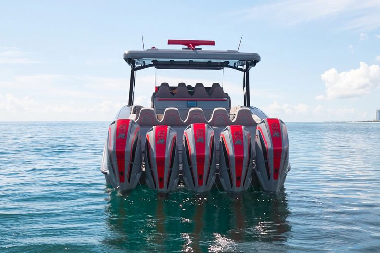 Mr. Lucky Yacht Photos Pics 