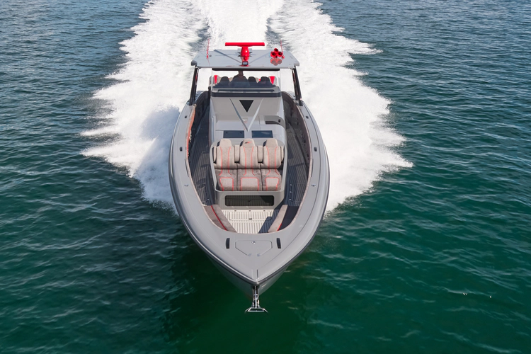 Mr. Lucky Yacht Photos Pics 