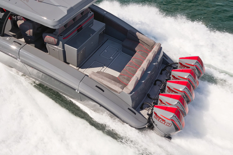 Mr. Lucky Yacht Photos Pics 