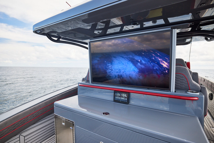 Mr. Lucky Yacht Photos Pics 