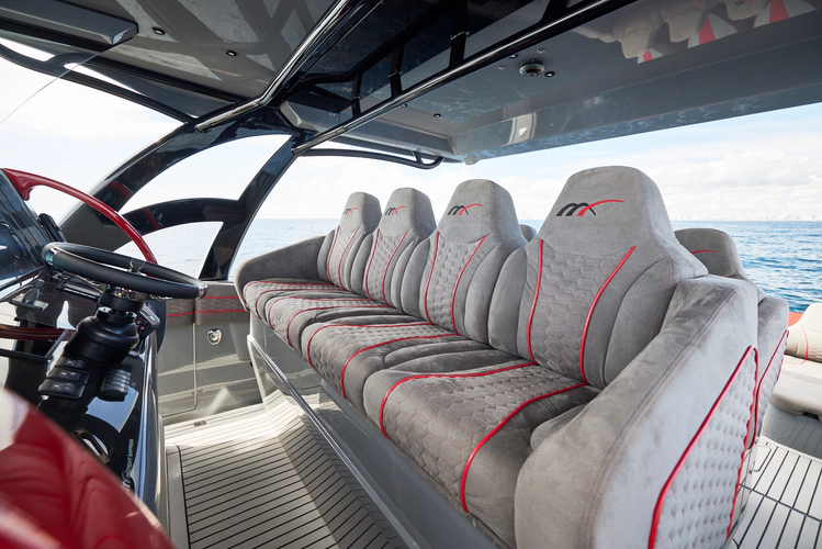 Mr. Lucky Yacht Photos Pics 