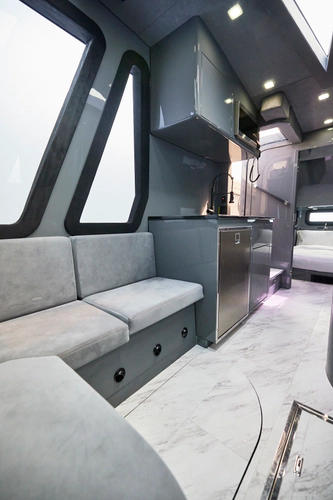 Mr. Lucky Yacht Photos Pics 