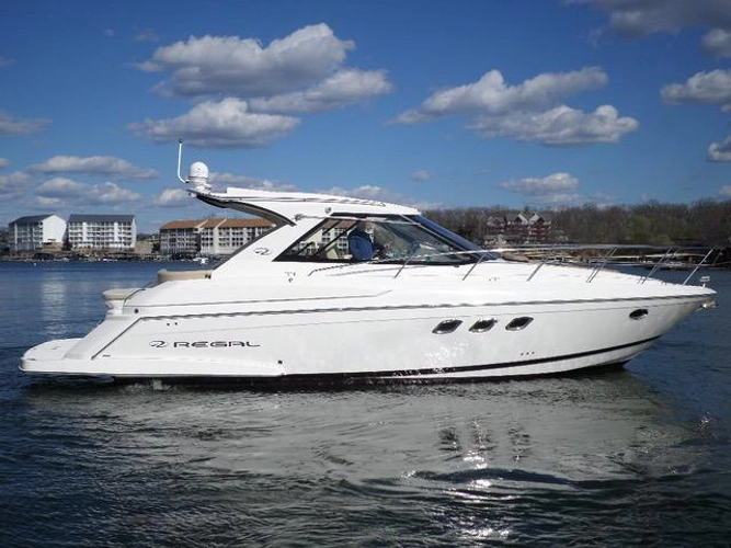 42' Regal 2012