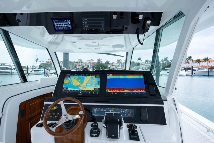 56 Suenos Yacht Photos Pics 