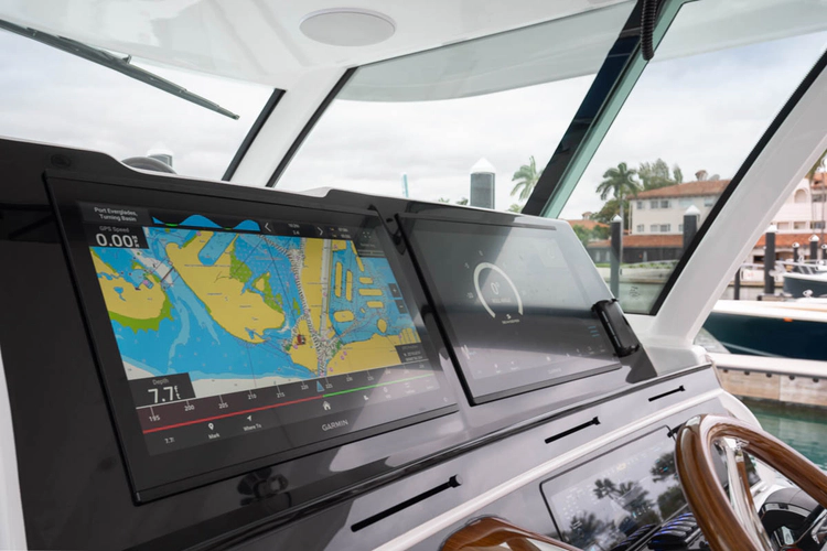 56 Suenos Yacht Photos Pics 