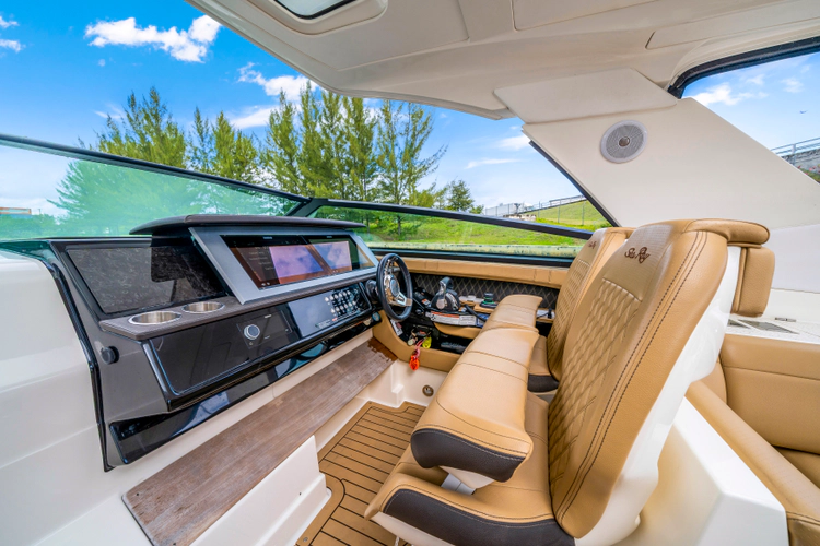 Day Dream Yacht Photos Pics 