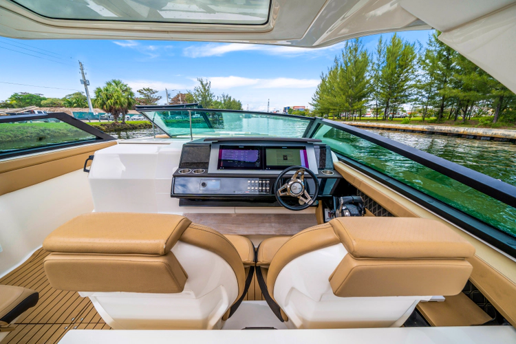 Day Dream Yacht Photos Pics 